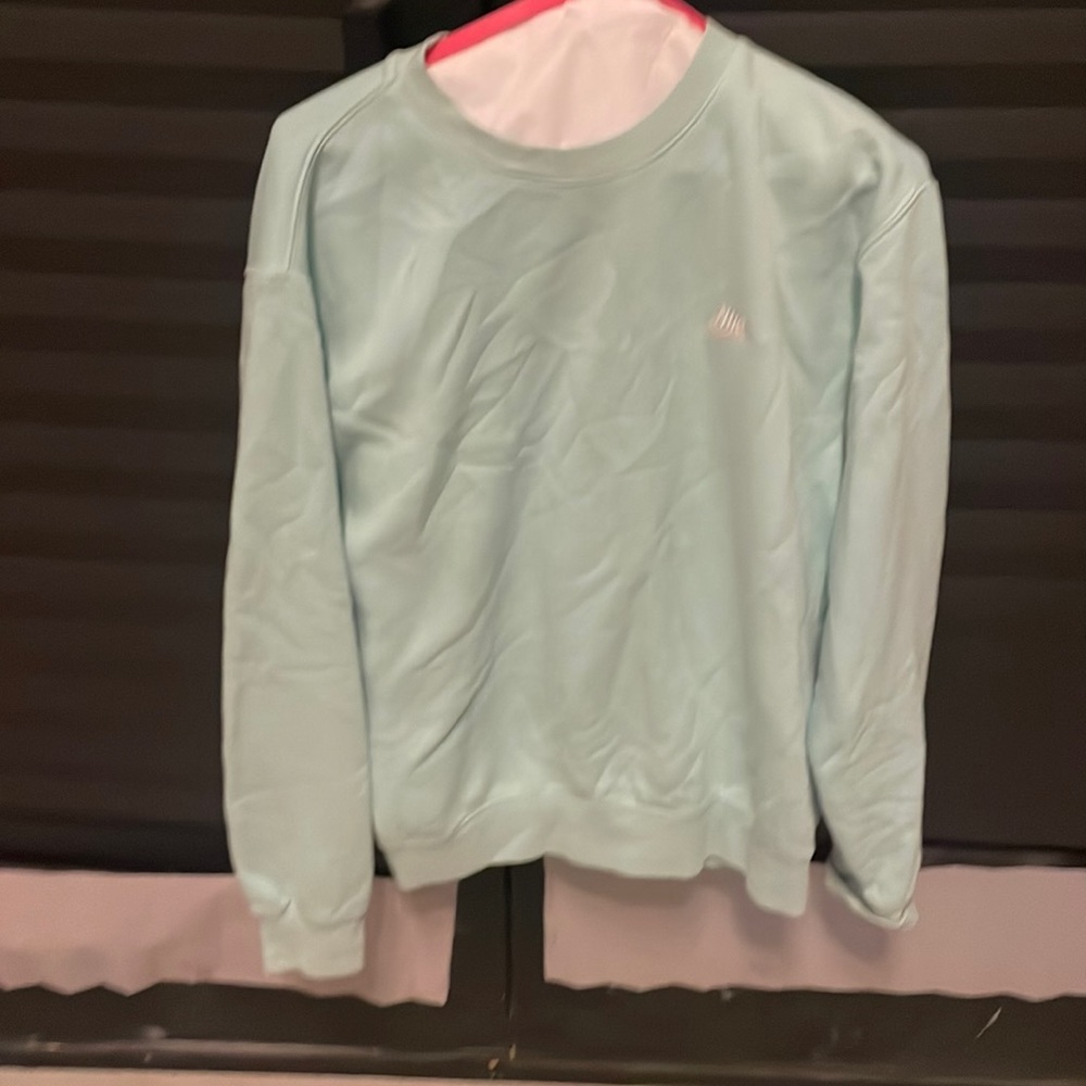 Nike light green crew neck sweatshirt, size medium
